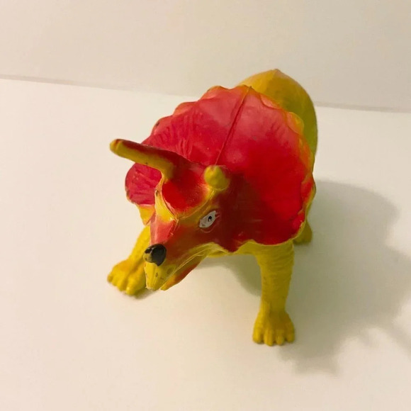 Vintage 1985 Imperial Yellow Red Triceratops Dinosaur 9 in Plastic Toy Figure - Picture 3 of 13